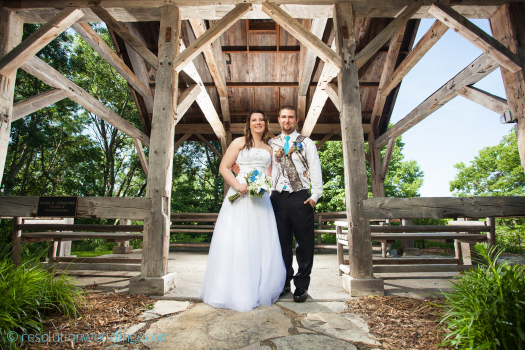 Autumn And Joe Green Bay Botanical Garden Wedding Pictures And